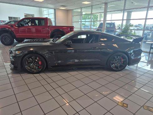 Certified 2022 Ford Mustang Shelby GT500 w/ Carbon Fiber Track Pack RWD image 2