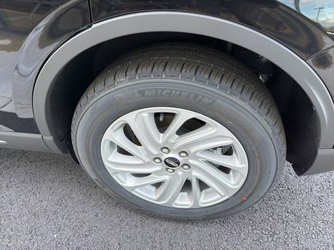 New 2026 Lincoln Corsair Premiere image 6