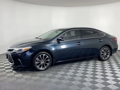 Used 2016 Toyota Avalon XLE Premium image 1