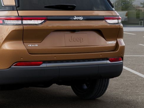 New 2026 Jeep Grand Cherokee Limited w/ Limited Altitude Package AWD/4WD image 39