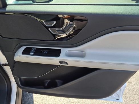 Used 2026 Lincoln Aviator 2WD image 33
