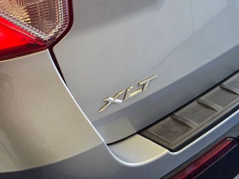 Used 2022 Ford Explorer XLT w/ Equipment Group 202A image 29