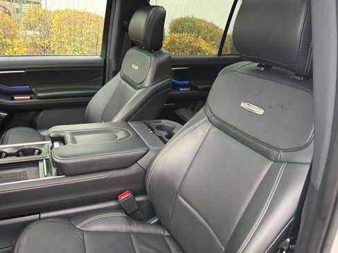 Certified 2025 Ford Expedition Platinum w/ Stealth Appearance Package AWD/4WD image 29