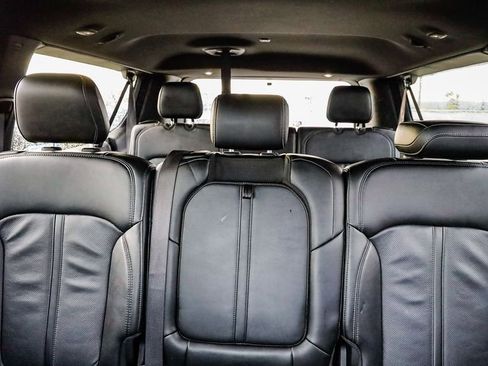 Used 2024 Jeep Wagoneer L Series II w/ Flexible Seating Group image 27