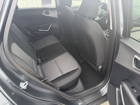 Used 2023 Kia Soul LX w/ LX Technology Package FWD image 19