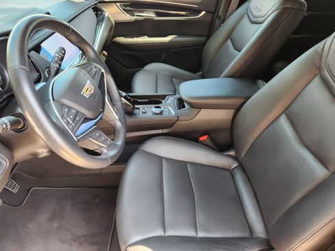 Certified 2024 Cadillac XT5 Premium Luxury FWD image 11