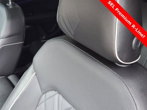 Used 2025 Volkswagen Atlas SEL Premium R-Line image 17