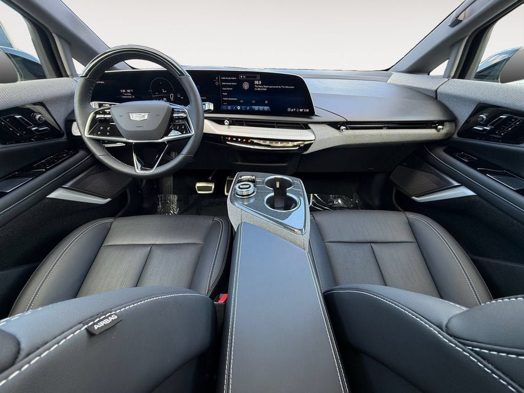 Used 2025 Cadillac Optiq Sport 2 AWD/4WD image 11
