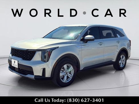 Certified 2026 Kia Sorento LX FWD image 14
