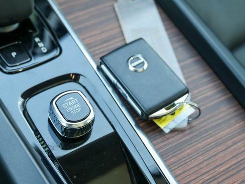 Used 2023 Volvo XC60 B5 Plus w/ Climate Package image 26