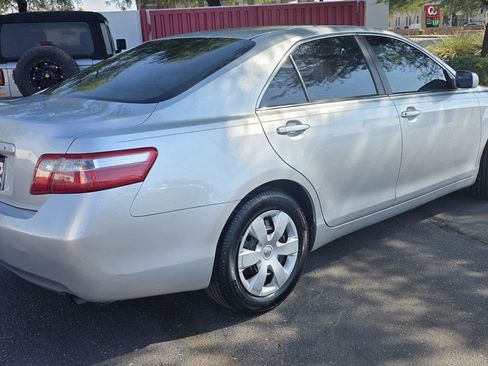 Used 2009 Toyota Camry SE FWD image 5