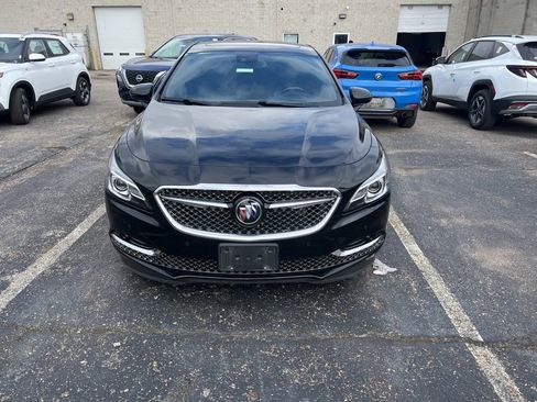Used 2019 Buick LaCrosse Avenir w/ Driver Confidence Package II FWD image 2