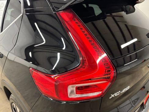 Used 2023 Volvo XC40 B5 Plus w/ Driver Assist Package AWD/4WD image 7