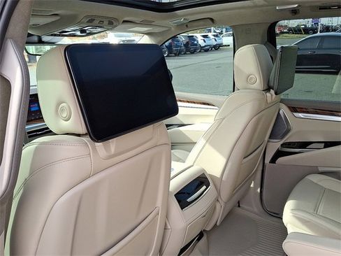 Certified 2025 Cadillac Escalade ESV Premium Luxury Platinum w/ LPO, Floor Liner Package image 10