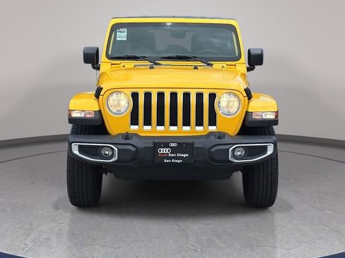 Used 2019 Jeep Wrangler Unlimited Sahara AWD/4WD image 3