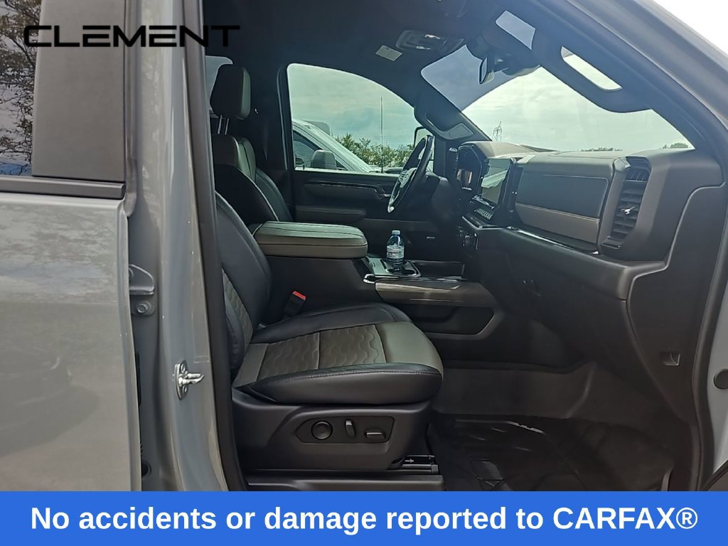 Used 2025 Chevrolet Silverado 2500 ZR2 AWD/4WD image 3