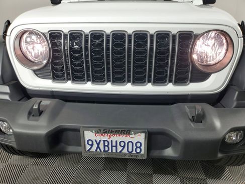 Used 2026 Jeep Wrangler Unlimited Sport AWD/4WD image 10