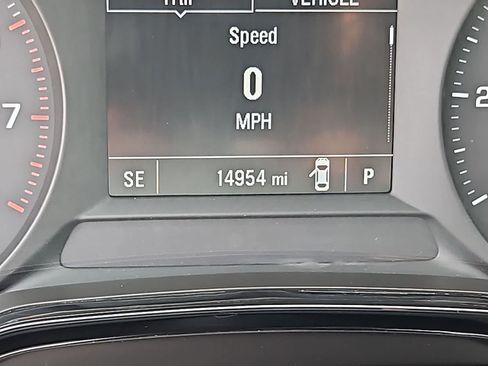 Used 2025 Chevrolet Trax LS FWD image 18