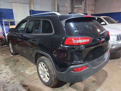 Used 2017 Jeep Cherokee Latitude w/ Cold Weather Group image 2