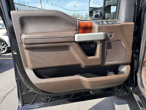 Used 2022 Ford F250 King Ranch w/ King Ranch Ultimate Package AWD/4WD image 8