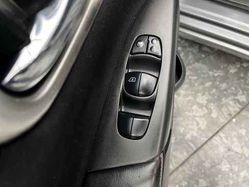 Used 2019 Nissan Sentra SV image 7