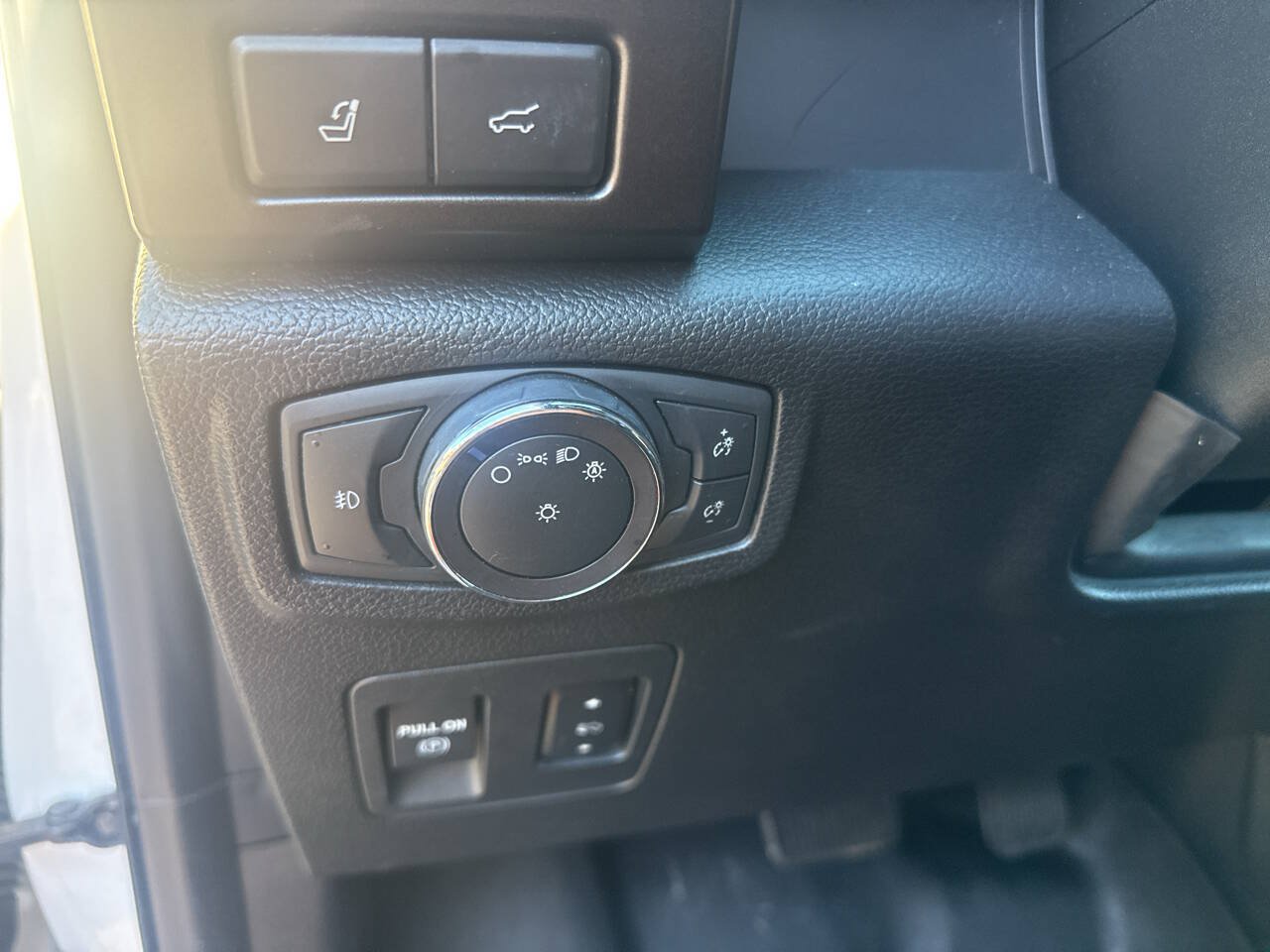 Used 2019 Ford Expedition Max Limited w/ Special Edition Package AWD/4WD image 17