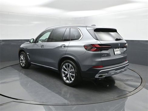 New 2026 BMW X5 xDrive40i w/ Climate Comfort Package image 5