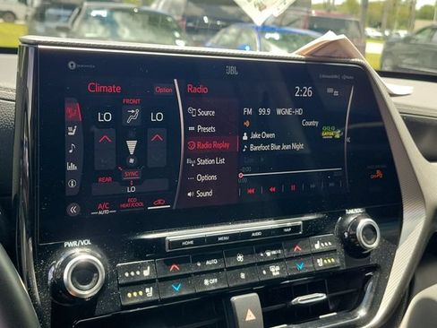 Used 2021 Toyota Highlander Platinum FWD image 33