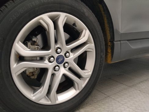 Used 2018 Ford Edge Titanium AWD/4WD image 31