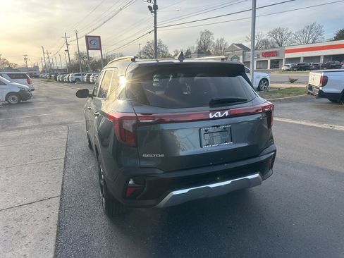 Used 2024 Kia Seltos EX image 4