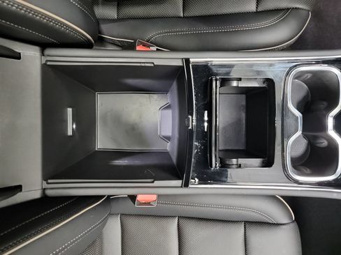 Used 2025 Chevrolet Traverse High Country image 29