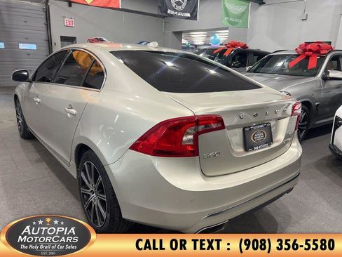 Used 2018 Volvo S60 T5 Inscription image 4