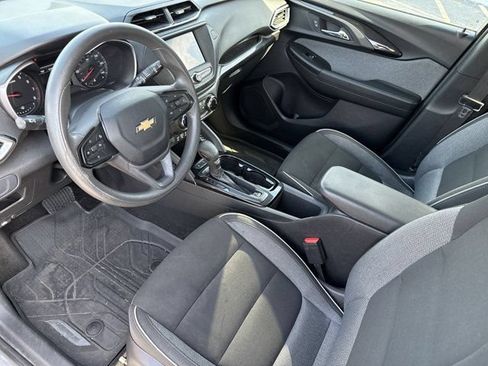 Used 2021 Chevrolet TrailBlazer LS FWD image 9