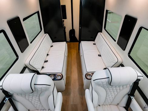 Used 2023 Mercedes-Benz Sprinter 3500 image 70