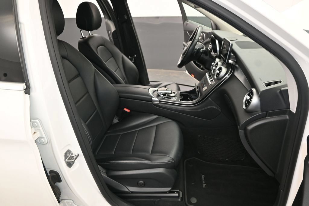 Used 2016 Mercedes-Benz GLC 300 image 23