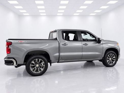 Used 2025 Chevrolet Silverado 1500 LT AWD/4WD image 8