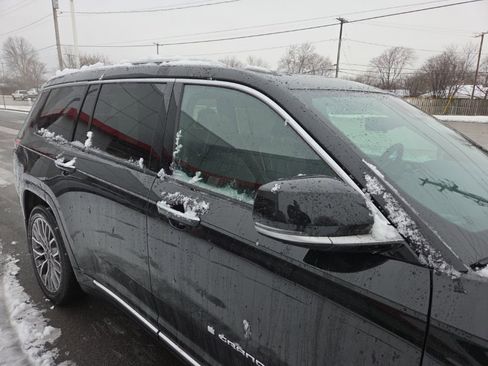 Used 2023 Jeep Grand Cherokee L Summit image 3