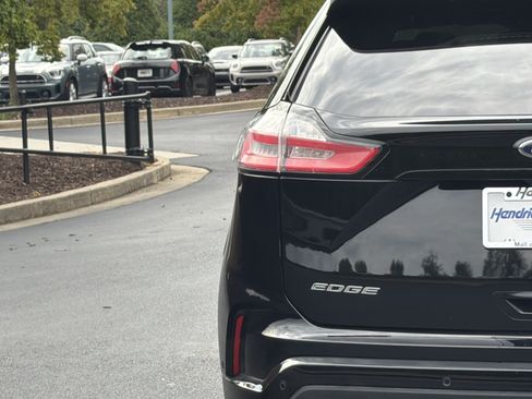 Used 2020 Ford Edge ST w/ Equipment Group 401A AWD/4WD image 21