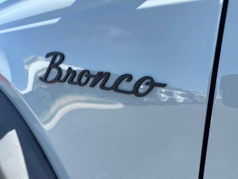 Used 2021 Ford Bronco Badlands AWD/4WD image 12