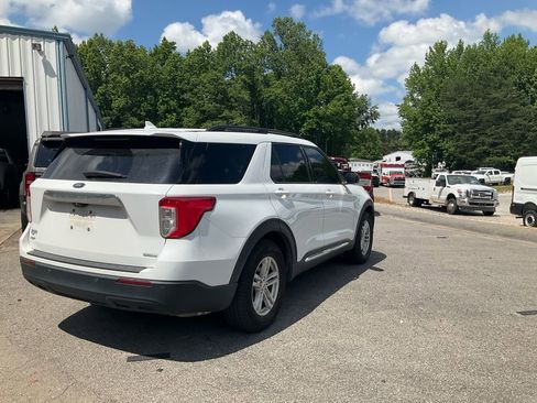 Used 2020 Ford Explorer XLT RWD image 5