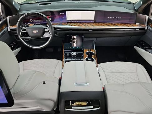 Certified 2025 Cadillac Escalade Sport Platinum AWD/4WD image 24