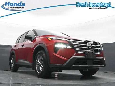 Used 2024 Nissan Rogue S AWD/4WD image 27