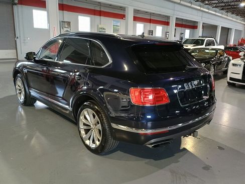 Used 2017 Bentley Bentayga AWD/4WD image 3