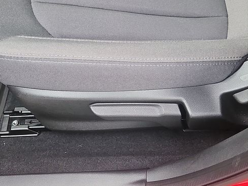 Certified 2025 Subaru Impreza 2.0i image 10