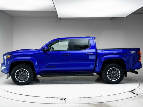 Used 2024 Toyota Tacoma TRD Sport w/ TRD Sport Premium Package AWD/4WD image 2