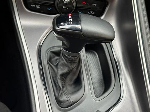 Certified 2019 Dodge Challenger SXT w/ Driver Convenience Group RWD image 36