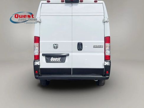 Used 2025 RAM ProMaster 2500 w/ Convenience Group FWD image 4