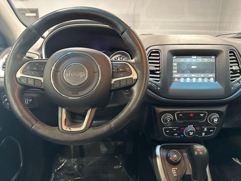 Used 2019 Jeep Compass Latitude w/ Cold Weather Group AWD/4WD image 9
