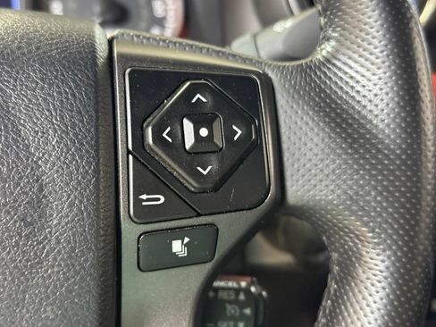 Used 2017 Toyota Tacoma TRD Sport w/ Premium & Technology Package AWD/4WD image 40
