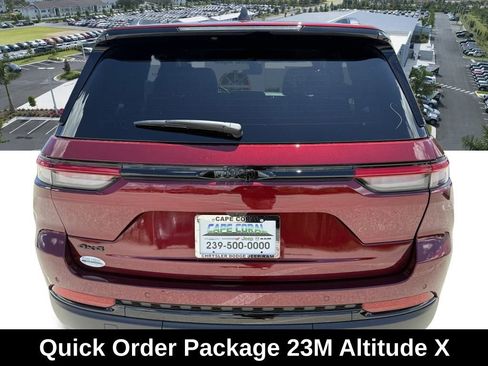 New 2025 Jeep Grand Cherokee Altitude image 8